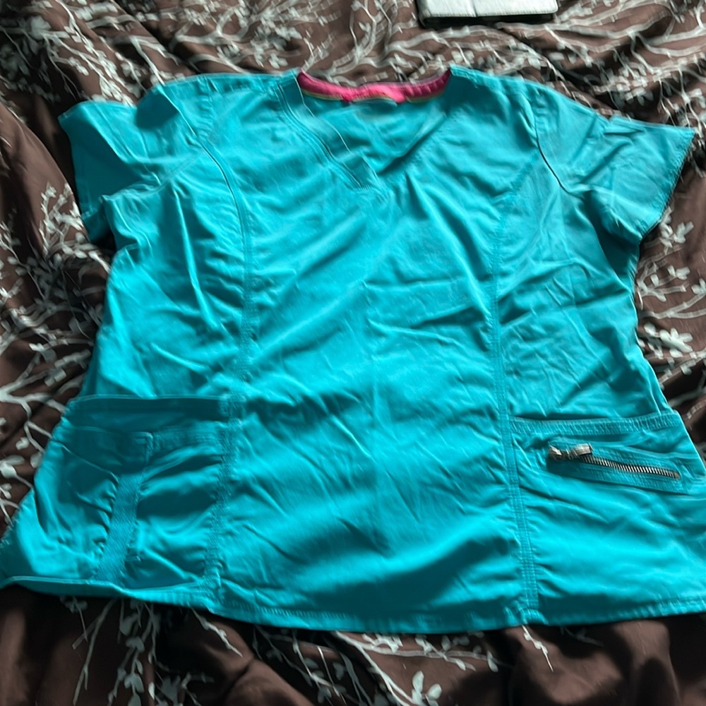 Scrub top
